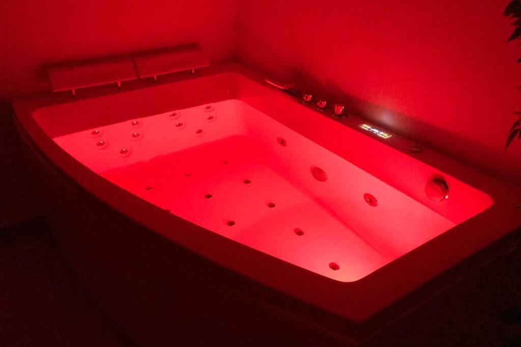 Appartement With Jacuzzi Free Wifi *