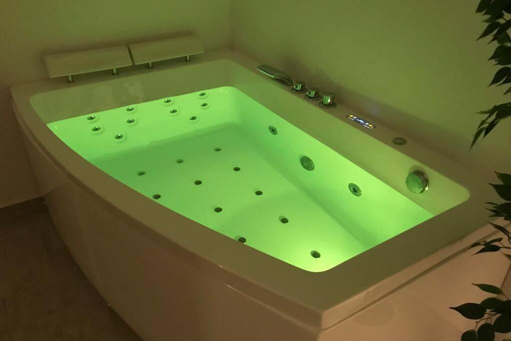 With Jacuzzi Free Wifi Appartement Valence