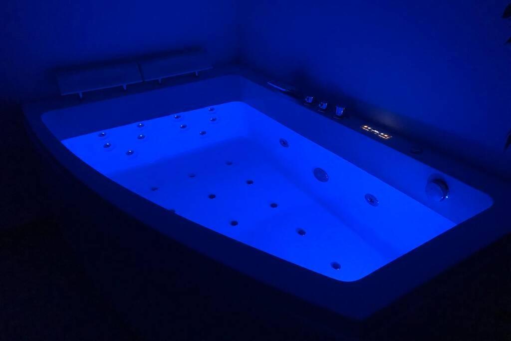 With Jacuzzi Free Wifi Appartement *